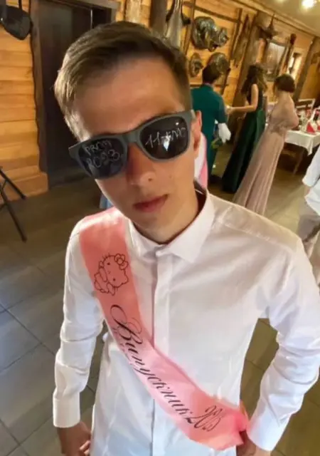 Роман из Коростеня, мне 19, познакомлюсь для вирта