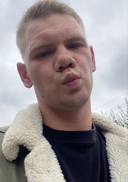 Я Олег, 24, из Korostychev, ищу знакомство для вирта