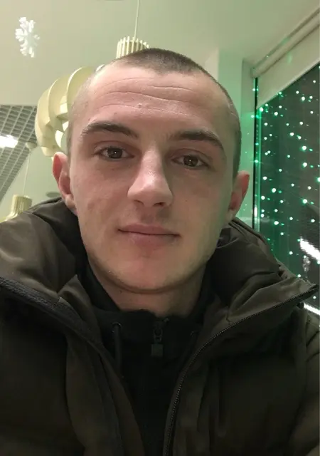 Олег з Запоріжжя, шукаю на сайті відкриті стосунки