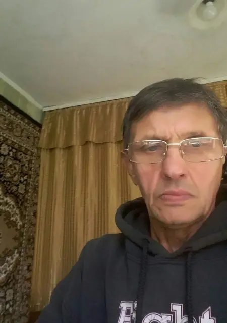 Александр из Павлограда, ищу на сайте знакомства на одну ночь