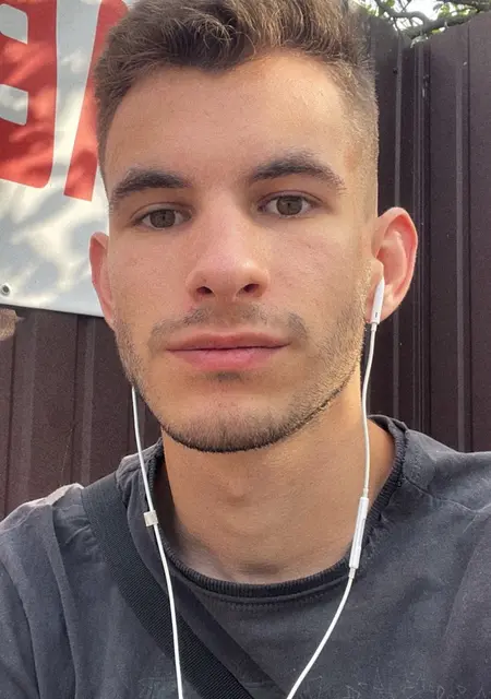 Владимир з Кременчука, мені 22 років, познайомлюсь для постійних стосунків