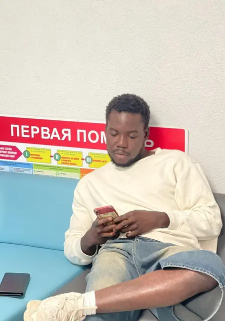 Édouard из Франкфурта-на-майне, мне 24, познакомлюсь для постоянных отношений