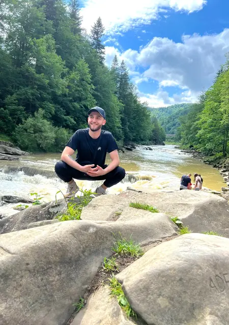 Я Антон, 27, из Василькова, ищу знакомства без обязательств