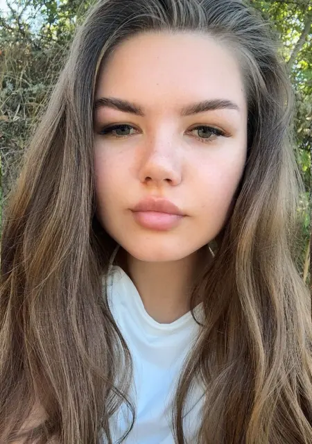 Я Алена, 23, из Киева, ищу знакомство для общения