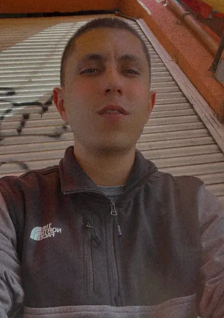 Christian из Гвадалахары, мне 25, познакомлюсь на одну ночь