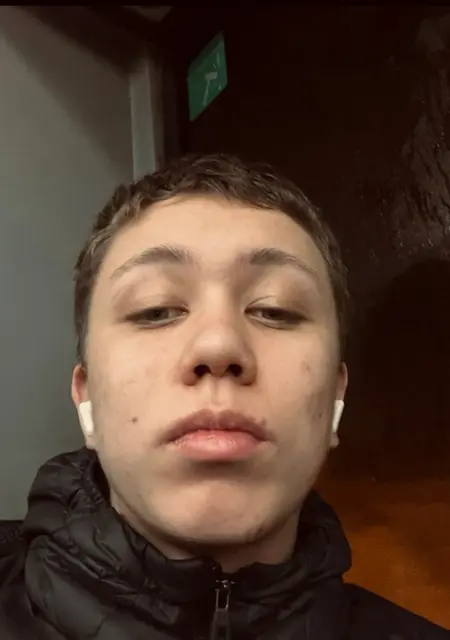 Максим из Осло, мне 18, познакомлюсь на одну ночь