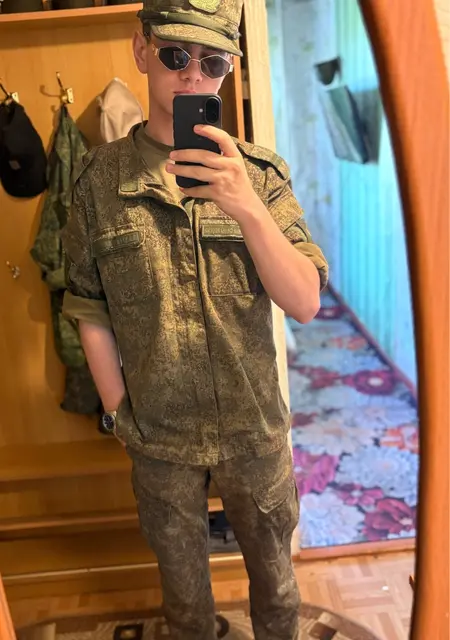 I'm Ilkham, 20, looking to meet for one-night stand in Newport