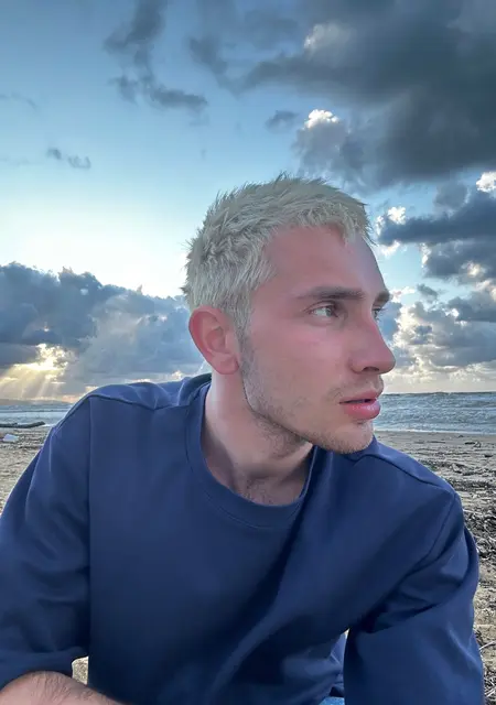 Я Андрей, 23, знакомлюсь без обязательств в Хаунслоу