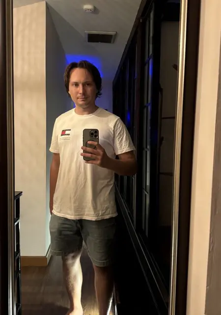 Я Maksim, 31, из Абу-даби, ищу знакомство для совместных путешествий