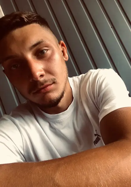 Andriy из Ровно, мне 24, познакомлюсь без обязательств