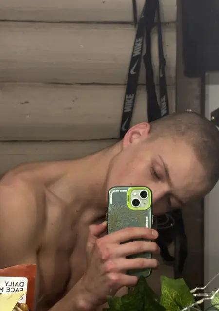 Я Арсений, 19, из Берлина, ищу знакомство для общения