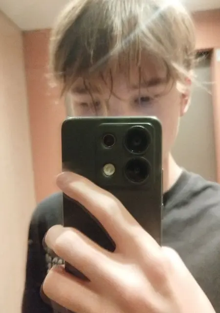 Я Nikita, 18, из Ниццы, ищу знакомство для приятного времяпровождения