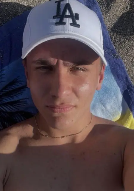 Я Мирон, 19, из Вашингтона, ищу знакомство для постоянных отношений
