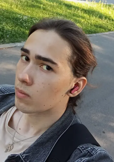 Вадим из Франкфурта-на-майне, мне 19, познакомлюсь для постоянных отношений