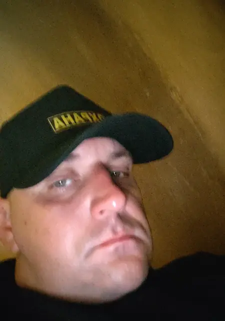 Я Андрей, 38, знакомлюсь на одну ночь в Барановичах