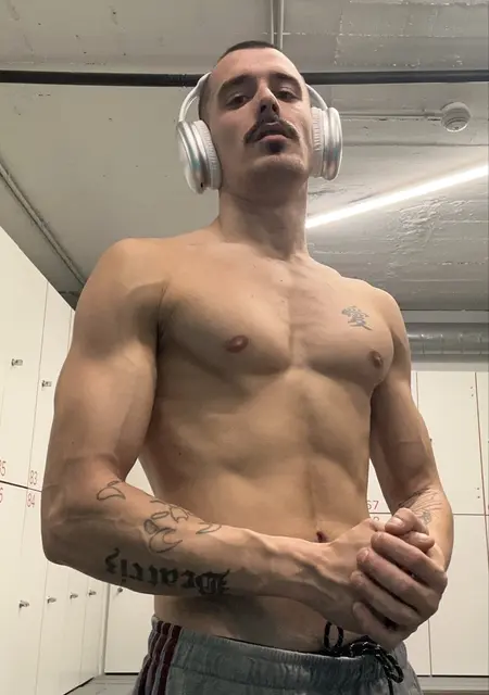Я Miguel, 29, из Лиссабона, ищу знакомства на одну ночь