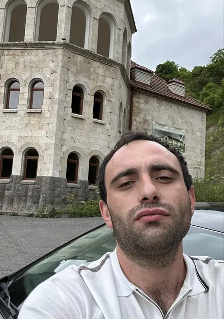 Я Vke, 28, из Еревана, ищу знакомство для дружбы