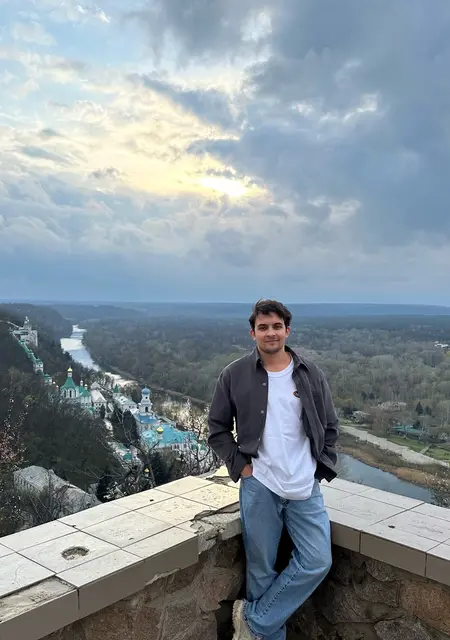 Андрей з Слов'янська, мені 24 років, познайомлюсь на одну ніч