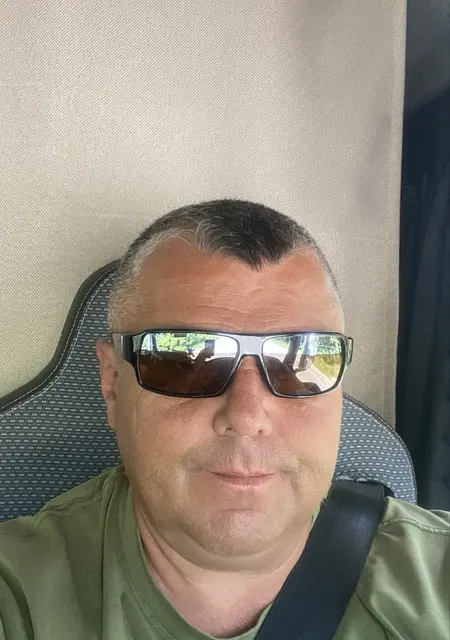 Я Олександр, 46 років з Черкас, шукаю знайомство для відкриті стосунки