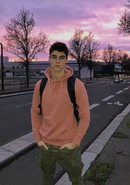 Роман из Варшавы, мне 20, познакомлюсь для постоянных отношений