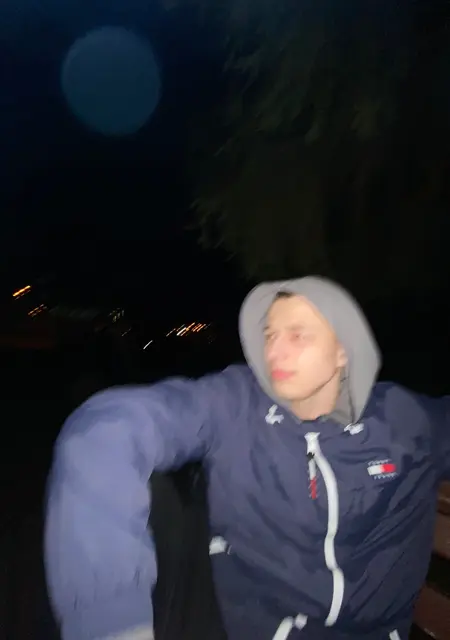 Я Максим, 19, знакомлюсь для приятного времяпровождения в Сумах