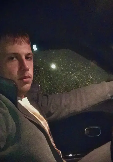 Никита из Амстердама, ищу на сайте знакомства без обязательств