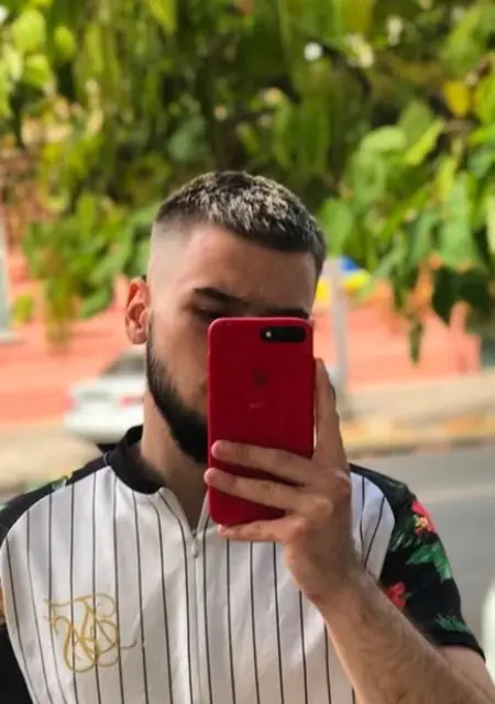 Михаил из Одессы, мне 21, познакомлюсь для общения