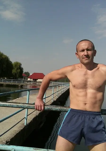Олексій из Ивано-Франковска, мне 50, познакомлюсь для общения