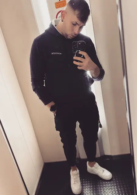 Cristiann de Alcalá de Henares, tengo 28 años, listo para conocer para conversación virtual