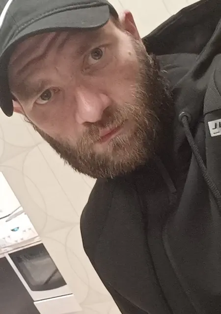 Саня из Праги, мне 31, познакомлюсь на одну ночь