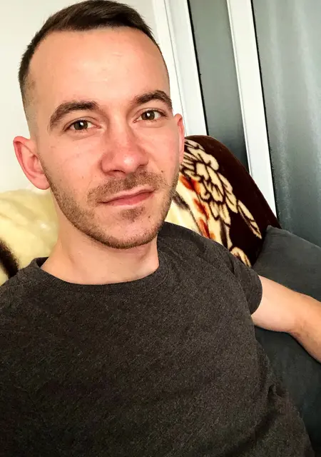 Mihai из Бухареста, ищу на сайте открытые отношения