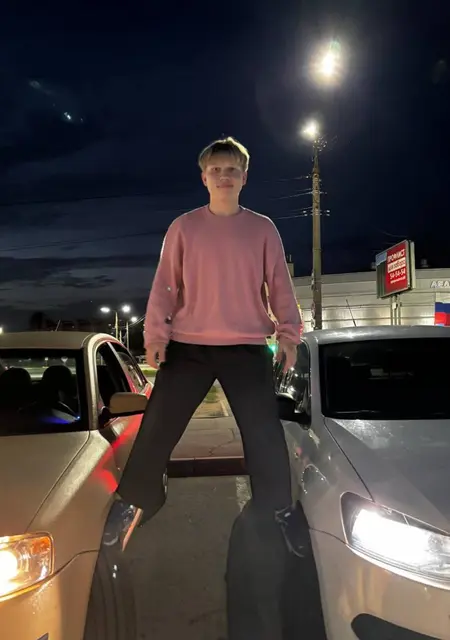 Я Макс, 21, из Копенгагена, ищу знакомства на одну ночь