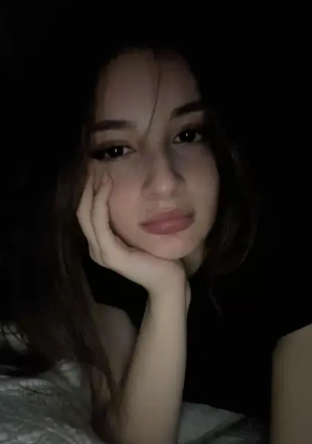 Я Анастасия, 21, из Алматы, ищу знакомства без обязательств