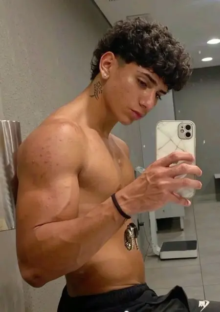 Я Mateo, 22, из Талавера де ла Рейна, ищу знакомство для постоянных отношений