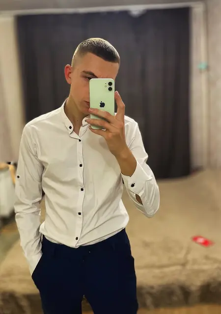 Олександр из Черкасс, ищу на сайте общение