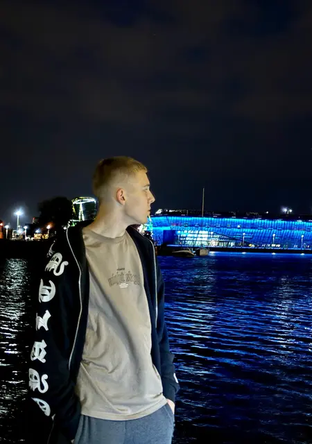 Я Nikita, 21, из Одессы, ищу знакомства без обязательств