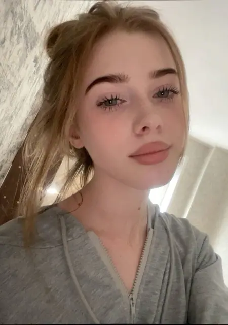 Віка из Хмельницкого, мне 20, познакомлюсь для вирта