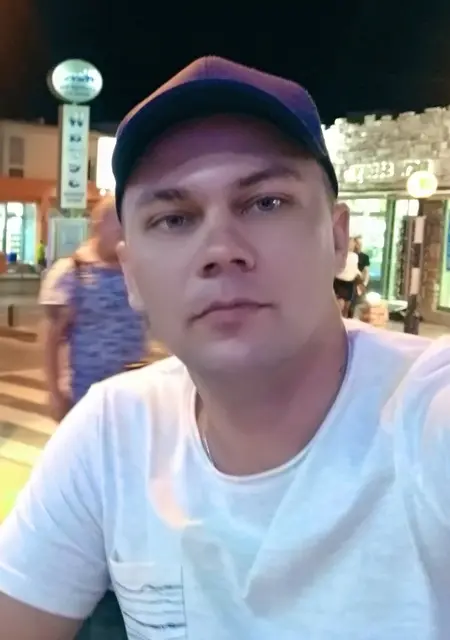 Я Андрей, 35, знакомлюсь для общения в Харлеме