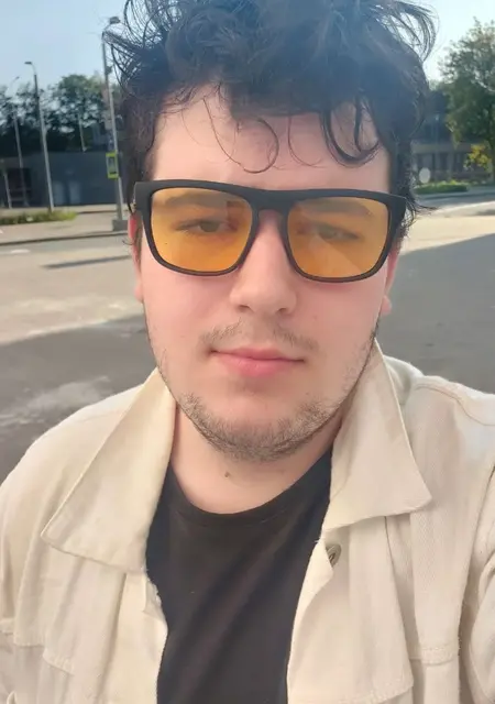 I'm Vitaly, 20 from Exeter, seeking connections for long-term