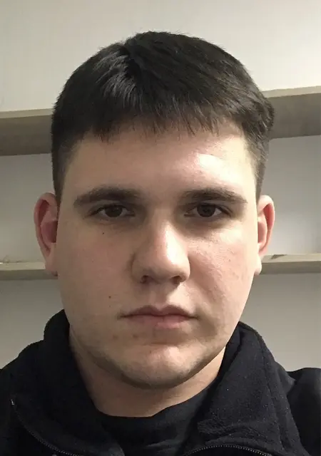 Я Павло, 20, из Луцка, ищу знакомство для приятного времяпровождения