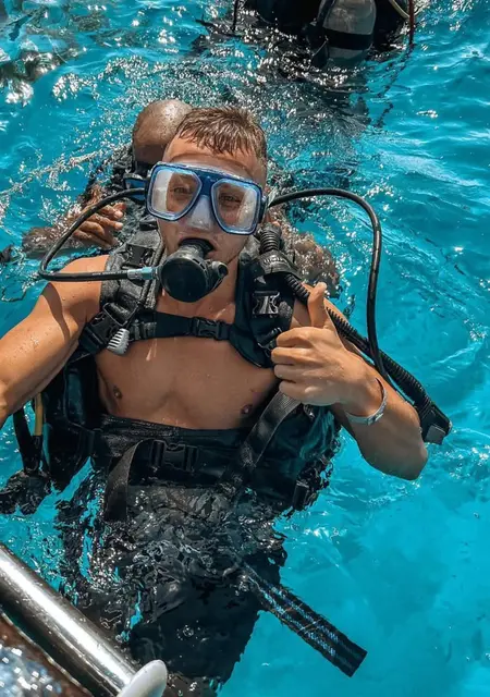 Я Николай, 18, знакомлюсь для вирта в Одессе