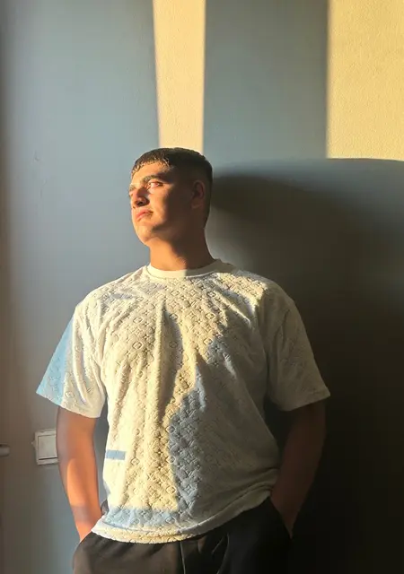 Я Kaan, 19, из Стамбула, ищу знакомство для вирта