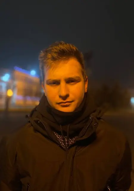 Дмитрий из Луганска, мне 18, познакомлюсь на одну ночь