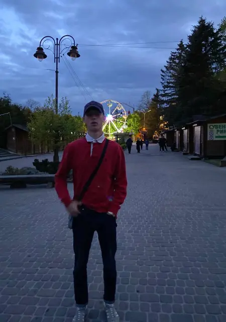 Я Егор, 21 років з Хмельницького, шукаю знайомство для спільних подорожей