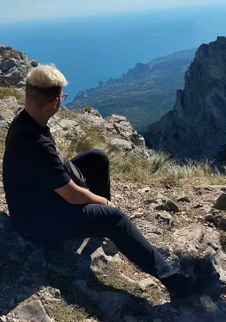 Герман из Мариуполя, мне 19, познакомлюсь для общения