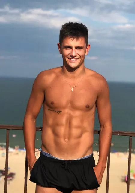 Я Дмитрий, 27, из Пазарджика, ищу знакомство для общения