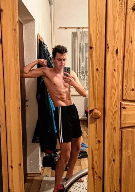 Я Nazar, 18, знакомлюсь для вирта в Оломоуце