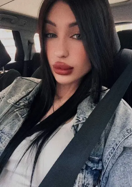 Я Marlla, 21, из Киева, ищу знакомства на одну ночь