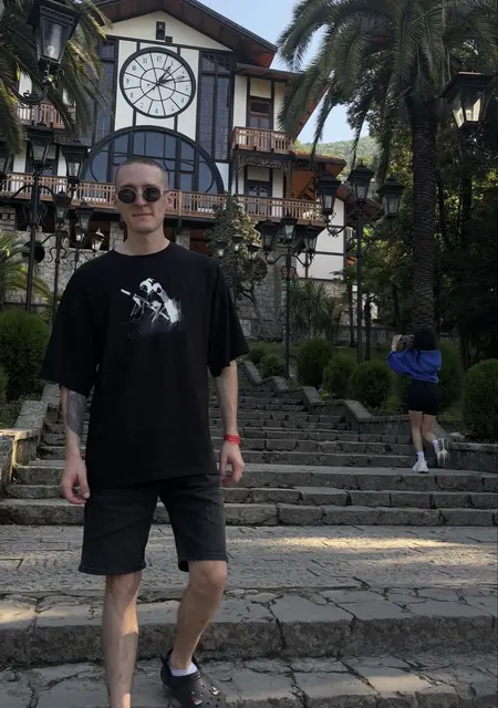 Антон из Бангкока, мне 26, познакомлюсь на одну ночь