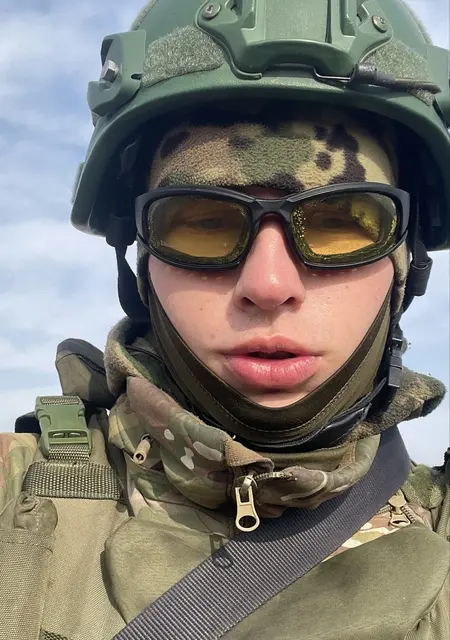 Дима из Энсхеде, мне 20, познакомлюсь для приятного времяпровождения